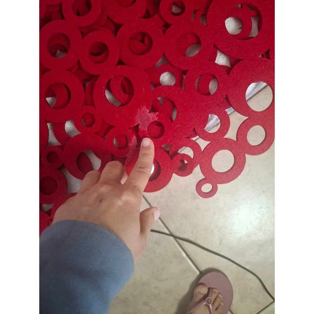 Red Felt Table Runner Interlocking Circle Geometric Cutout Modern Home Decorset6